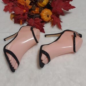 New condition heels shoes for women size 8